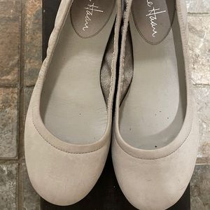Cole Haan Womens ballet flat, Light Grey, Size 5.5